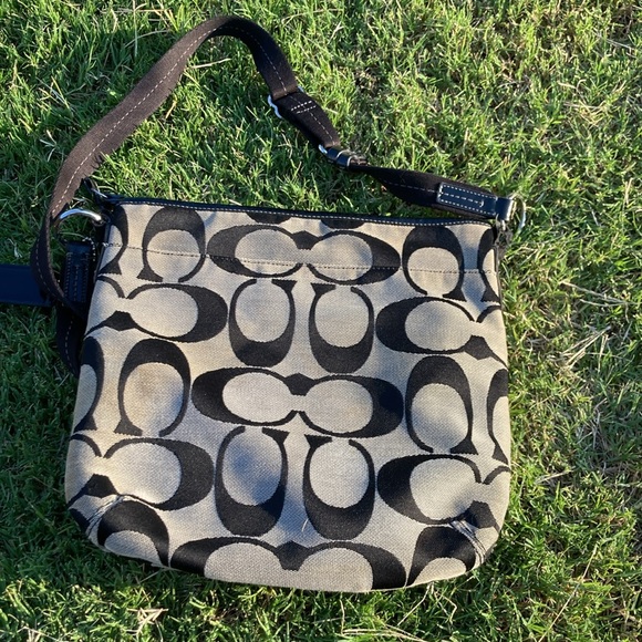 EUC | Coach Small Signature Canvas Shoulder Bag - Picture 12 of 13